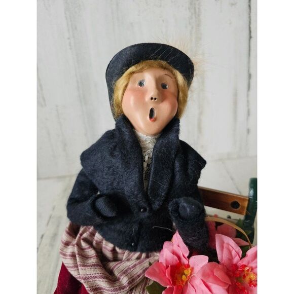 Byers choice Victorian lady basket poinsettia bench 2000 vintage Xmas decor - Picture 3 of 7